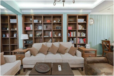 【装修设计---百变读书空间】 你们家还在用设计单一、中规中矩的书架吗？这样会使你的家居也变得沉闷无比。你知道吗？随着时代的进步，无论是装修设计还是家具设计都已经朝时代跨进了一大步。书架就是‘书房’的精髓…