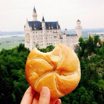 德国新天鹅堡 就是在当地买的面包而已~。