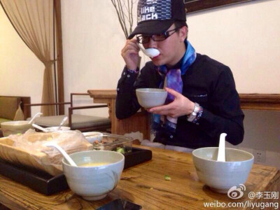 刚爷你餐饮终于丰富了！ 李玉刚