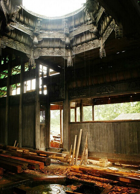 水滴八角天井，没入天地乾坤