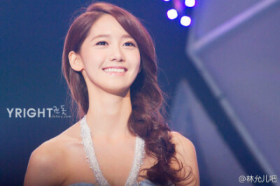 灿烂笑脸~林允儿