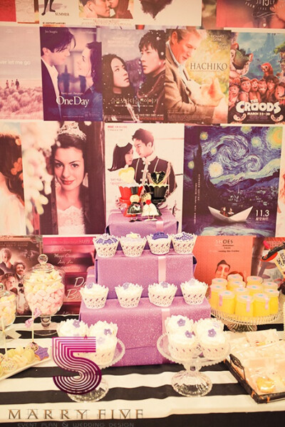 一场以电影为主题的婚礼~当新娘在化妆间听见两小无猜的电影主题曲响起来时，她感动的快要哭出来