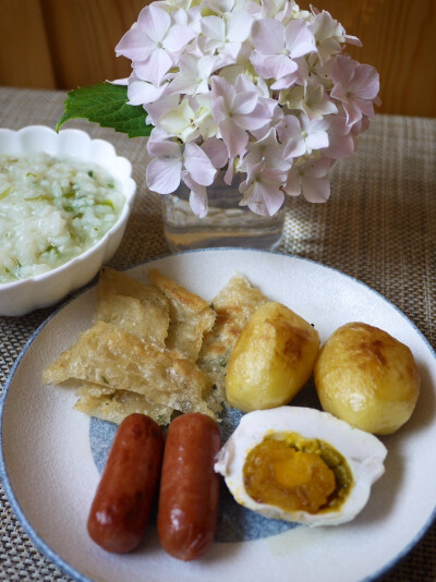 印度飞饼和菜粥