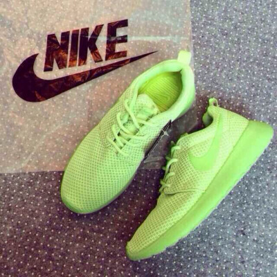 Nike ROSHE RUN ¥350抛售