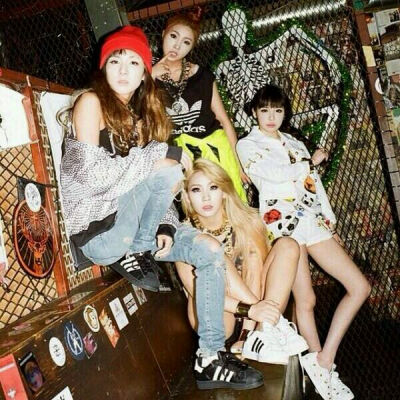 2NE1