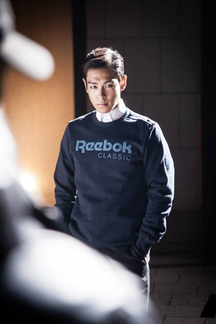 reebok facebook更新4P. 屋顶两张太好看了 在屋顶唱着你的歌在屋顶和我爱的人