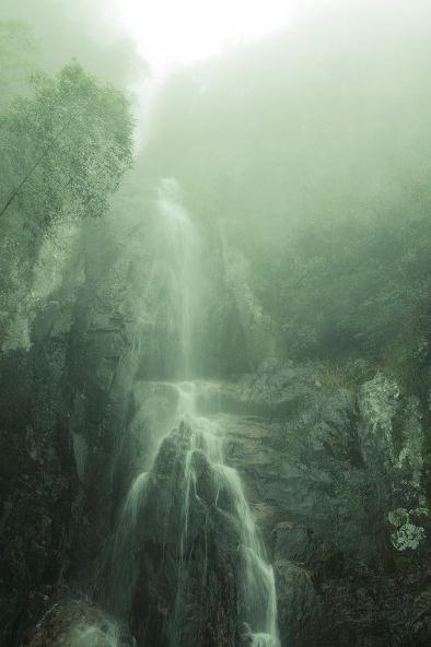 天光流水，时雨空流