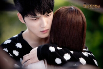 #金在中##韩剧triangle# 官网更新