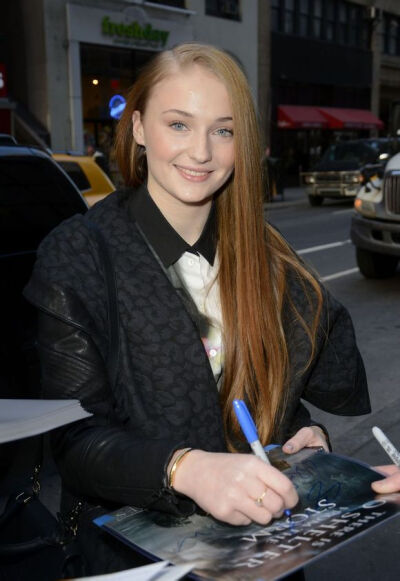 Sophie Turner（索菲▪特纳），《冰与火之歌：权力的游戏》中珊莎▪史塔克扮演者