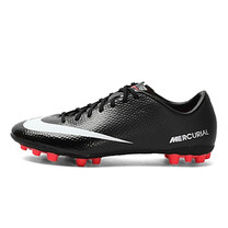 NIKE MERCURIAL VELOCE AG 耐克足球鞋http://www.shihuo.cn/find/1-8?ga=1-3_2-16，采用了全新的鞋面，能为球员提供超凡的支持和触感，帮助球员在关键时刻充分发挥速度和技巧，克敌制胜。鞋面上使用了耐克全新的高速控球材质，优化的摩擦力和更加迅速的反应，让球员在高速奔跑状态下信心倍增，