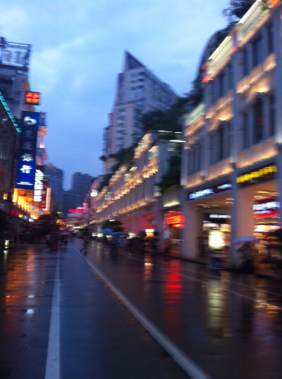 雨中的中山路