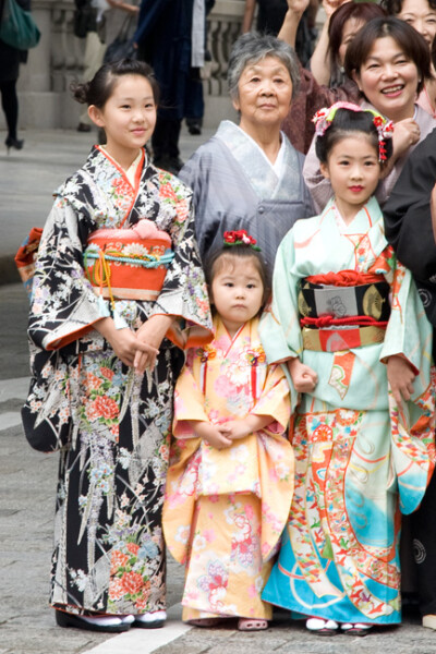 日本的七五三----如果中国娃娃也从小开始穿汉服，那中国以后就会有很多热爱汉服的高中生、大学生、白领、妈妈、老婆子……