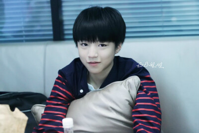 #王俊凯# TFBOYS队长王俊凯 图出处见LOGO