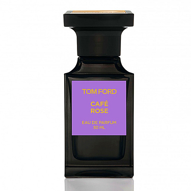 汤姆·福特(Tom Ford)Café Rose是2012年推出的一款东方型花香调的中性香水，比较倾向于女士。Café Rose的咖啡味并不明显，主要是玫瑰味和温暖的辛料与木质调味。这款性感的咖啡玫瑰比较适合约会聚会的场合使用。前调为藏红花，黑胡椒和五月玫瑰。中调为土耳其玫瑰，保加利亚玫瑰和咖啡。基调是熏香，琥珀，檀香和广藿香。这款性感的咖啡玫瑰散发性好，持久性强，比较适合约会聚会的场合使用。售价：140英镑(约合人民币1461元)。