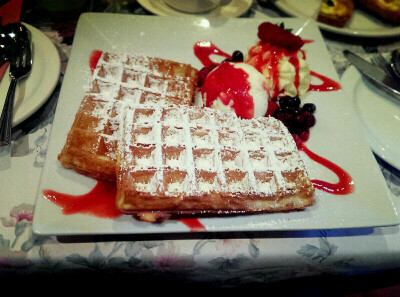 Strawberry &amp;amp; Vanilla pancakes