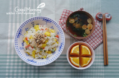 吃吃喝喝又一年【菠萝炒饭，甜橙，味增汤】