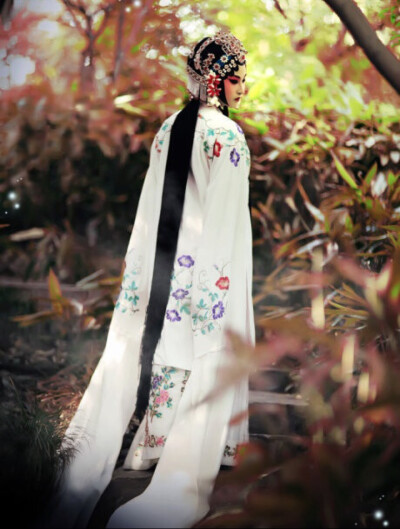 人天自两空.何相忘.何笑何惊人。