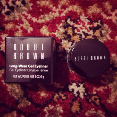 bobbi brown 眼线膏 量少但质地颜色很好 不晕染