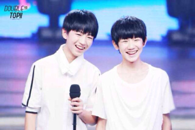  TFBOYS 王俊凯 王源 傻傻两个人 笑得多甜 