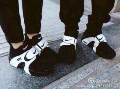 #NIKE#黑白色 淘宝店 http://t.cn/8sEvd0v 店铺名 CLOUDYYY' weibo：Cloud-0819