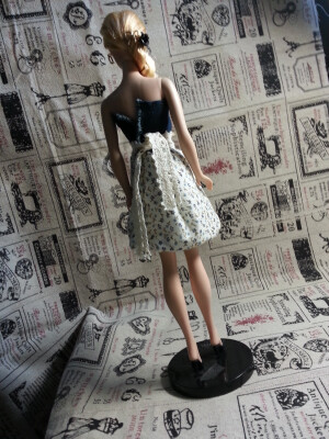 Barbie's clothes ---DIY