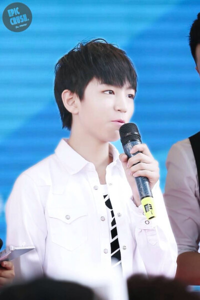 TFBOYS 王俊凯 你真的…长成大男孩了