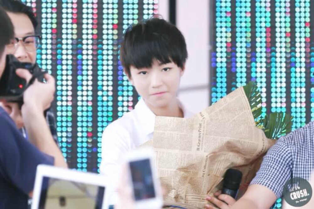 TFBOYS 王俊凱 你真的…長(zhǎng)成大男孩了