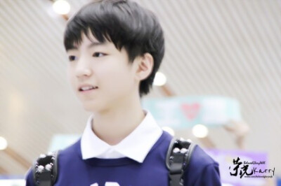 王俊凯 623 北京机场送机 来源：荣光