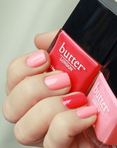 【Butter London 指甲油】网上有说是英国品牌，但淘宝上卖的Butter London 指甲油产地都是美国，号称“3 free指甲油”，就是不含甲醛/甲苯/DBP。用过的都赞Butter London的甲油颜色非常漂亮