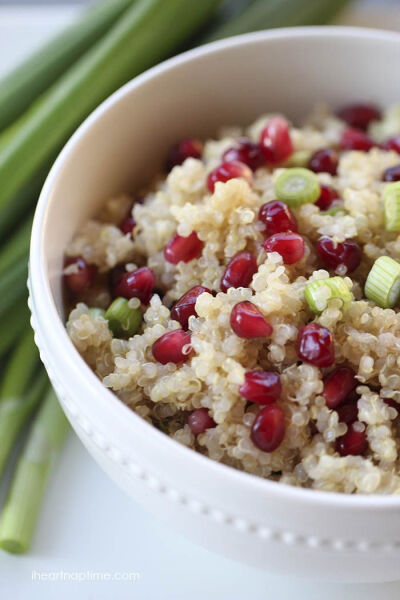 Pomegranate salad with quinoa Vegan • Gluten free I Heart Nap Time Produce 1/4 cup Green onion 2 cups Pomegranate seeds Pasta &amp;amp; Grains 1 cup Quinoa Baking &amp;amp; Spices 1 dash Salt O…