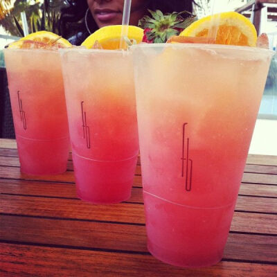 Vodka strawberry lemonade