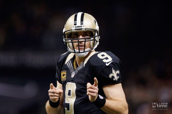 50、Drew Brees 美式足球球员Drew Brees和 “新奥尔良圣徒”球队续约5年1亿，还得到了3700万美元的奖金。