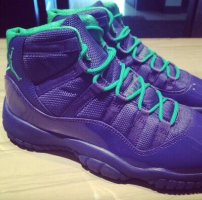 个人很喜欢这双Air Jordan XI Retro GS——&amp;quot;Hornets&amp;quot;黄蜂配色，不知是否是为乔老爷的黄蜂重回夏洛特，这款采用经典的黄蜂紫／蓝色AJ11GS被制作出来，尚无发售信息。