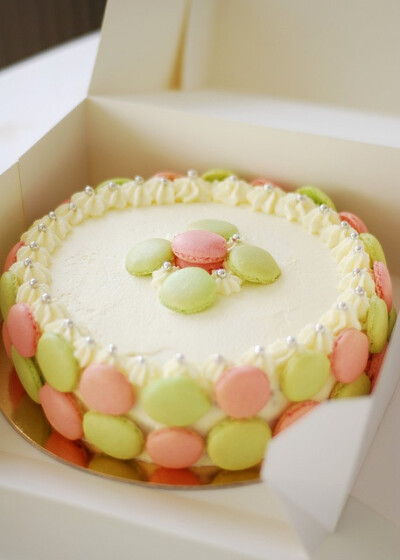 macaron cake