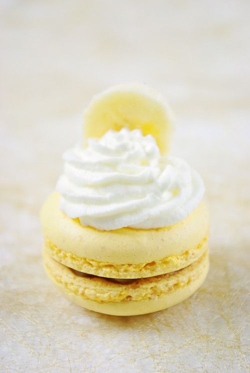 Banana Macaron
