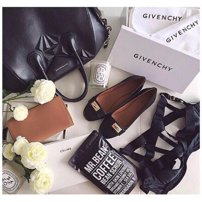 Givenchy Luxurious