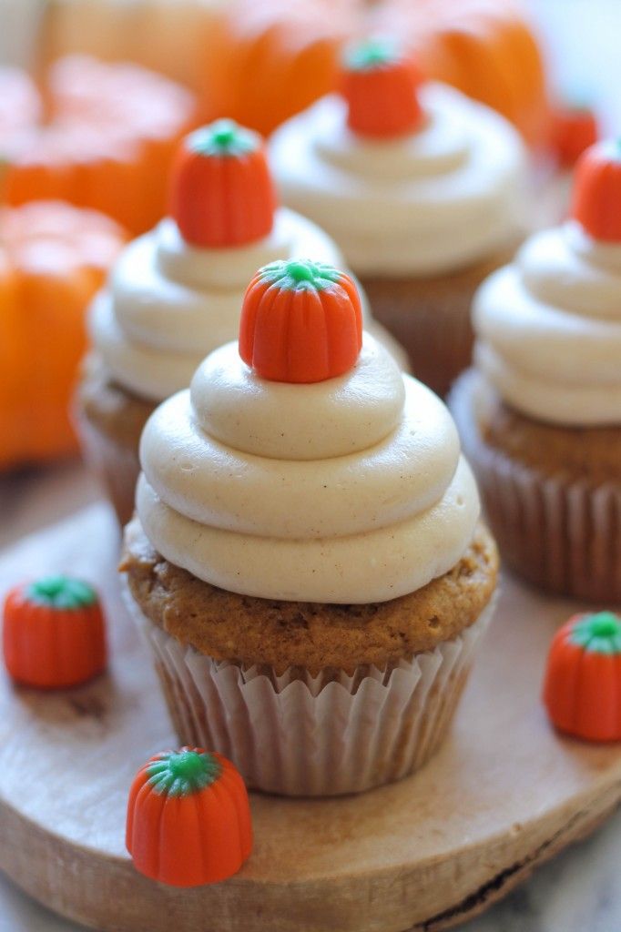 Pumpkin Cupcakes with Cinnamon Cream Cheese Frosting