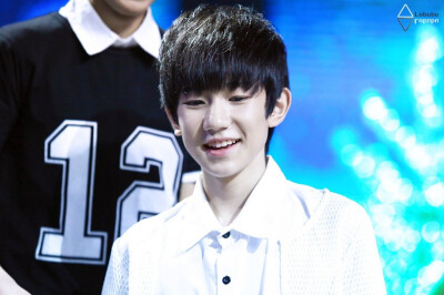 TFBOYS王源 cr见logo