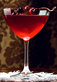 American Beauty月月红 表现出华盛顿的象征“玫瑰”。月月红是玫瑰的一个品种，作为美国首都华盛顿的象征而广为人知。先材料：白兰地¼，干味美思¼，石榴糖浆¼，橘子汁¼，白薄荷酒¼，波特红酒适量；调法：将波特红酒…