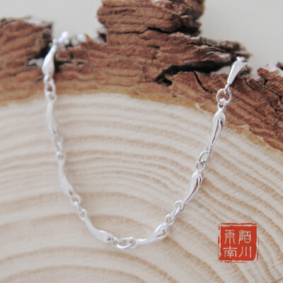 简约清盈雨滴手钏。http://item.taobao.com/item.htm?spm=686.1000925.1000774.91.yJgoPs&amp;amp;id=37866992595