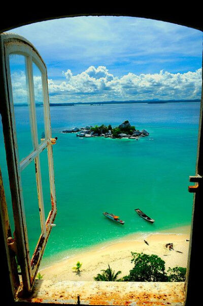 窗外风景独好，这里是印度尼西亚。