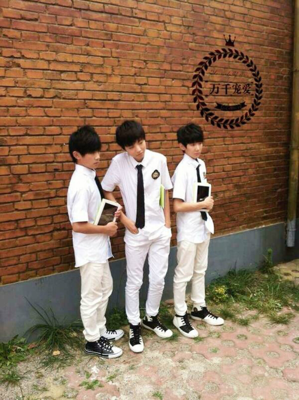 #王俊凯 #TFBOYS王俊凯 步步高家教机海报拍摄外景p2，持续更新～