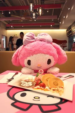 My Melody：哇我親手整嘅pancake好香呀~~好想試呢？@My Melody &amp;amp; Kuromi Pop-up Café