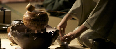 浸润日本平和正宗的茶道中，并体验深厚的日本文化。