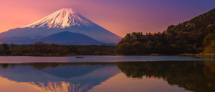 富士山倒影 日本人心中最神圣美丽的山峰，日本的国家象征