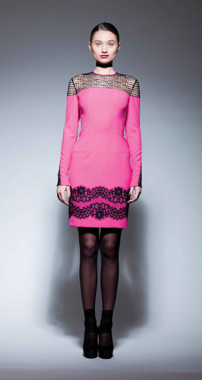 Georges Chakra RTW FW2013，Fuchsia long sleeve wool crepe cocktail dress with lace back and trim on skirt