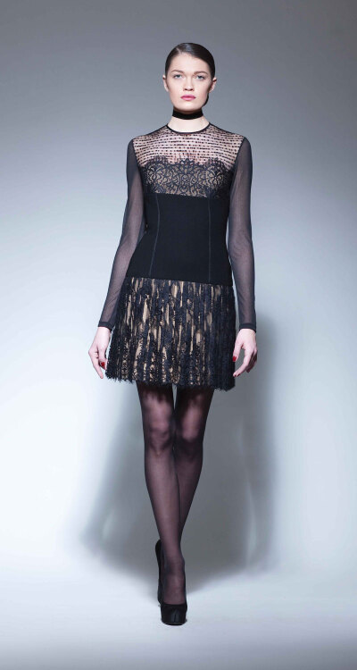 Georges Chakra RTW FW2013，Black lace cocktail dress with pleated skirt