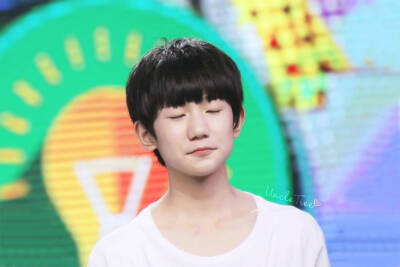 王源 正太 男孩子 头像 街拍 美男 TFBOYS