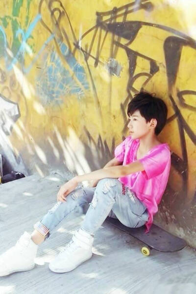 王源 正太 男孩子 头像 街拍 美男 TFBOYS