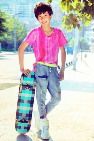 王源 正太 男孩子 头像 街拍 美男 TFBOYS